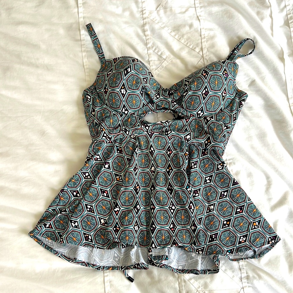 Coco Reef swim top